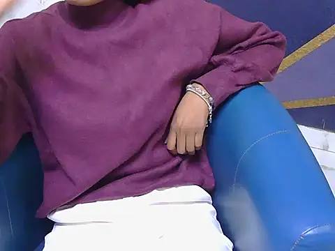 shiny-krisha online show from November 2025 04:13:01 AM