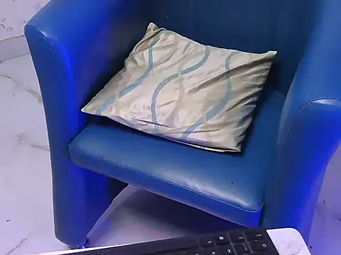 shiny-krisha online show from November 2025 04:34:01 AM