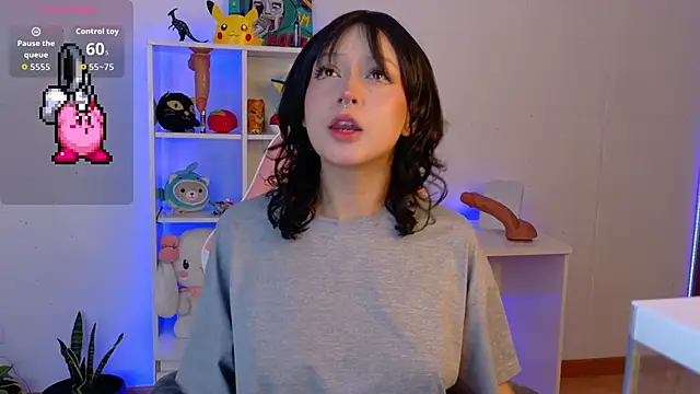 Sallie Doll online show from October 2025 08:52:01 PM