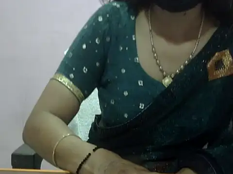 Laila Cute online show from March 2026 03:51:01 PM