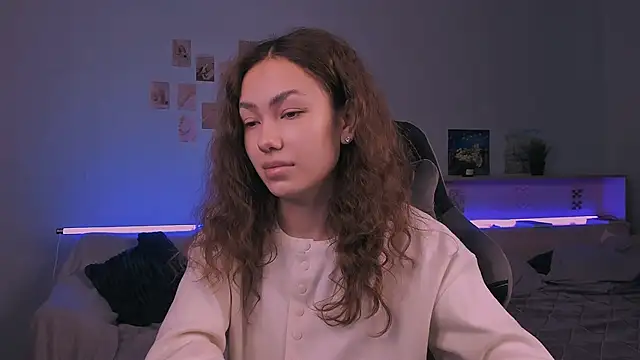 Snapshot of branchwithflowerss chatting on November 2025 05:55:01 AM branchwithflowerss online show from November 2025 05:55:01 AM