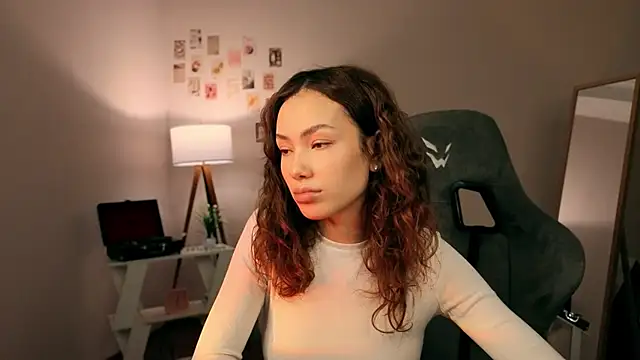 Snapshot of branchwithflowerss chatting on December 2025 11:37:01 AM branchwithflowerss online show from December 2025 11:37:01 AM