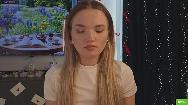 JulieLupo online show from March 2026 06:08:01 AM