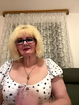 BoloshkaBlonda online show from November 2025 06:57:02 PM