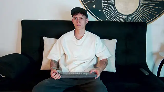 LukeSavagge online show from October 2025 07:57:02 PM