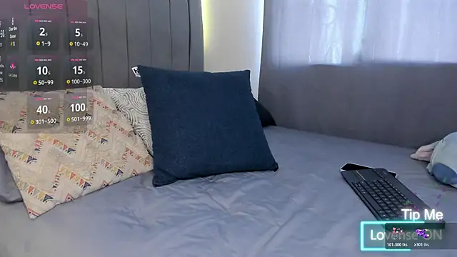 JARETHH online show from December 2025 03:30:01 PM