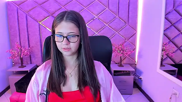 Snapshot of sarah_sweett_ chatting on July 2026 04:22:01 PM sarah sweett online show from July 2026 04:22:01 PM