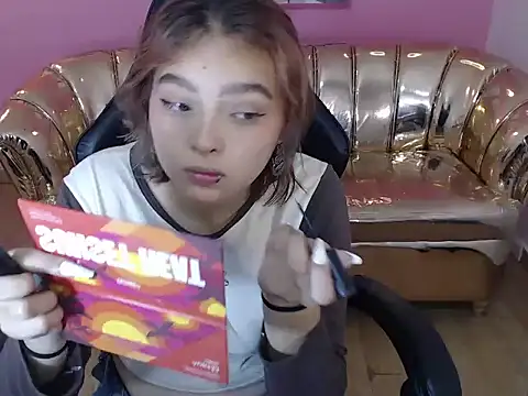 mia foster t online show from October 2025 12:49:02 PM