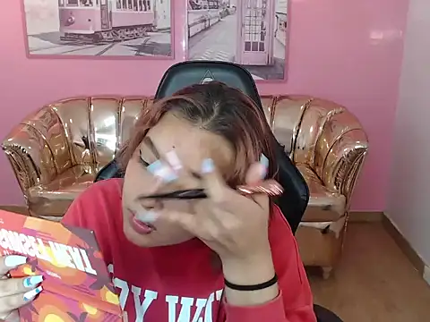 mia foster t online show from October 2025 01:01:01 PM