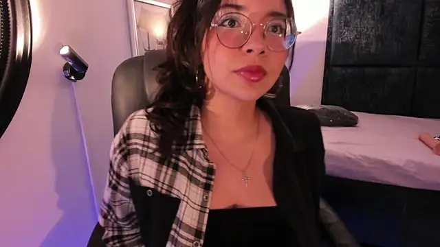 Snapshot of Jules_Angel chatting on June 2026 08:08:01 PM Jules Angel online show from June 2026 08:08:01 PM