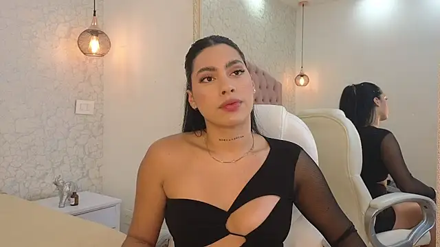 Snapshot of Vanessa_Rain_ chatting on November 2025 07:59:01 PM Vanessa Rain online show from November 2025 07:59:01 PM