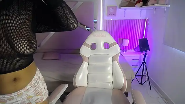 Snapshot of Charlotte_ebony_ chatting on October 2025 01:01:01 PM Charlotte ebony online show from October 2025 01:01:01 PM