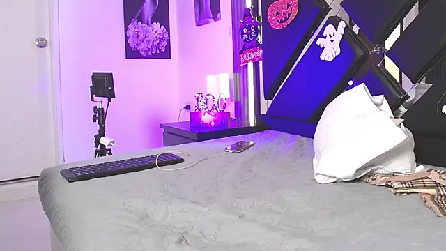 Snapshot of Charlotte_ebony_ chatting on October 2025 02:51:02 PM Charlotte ebony online show from October 2025 02:51:02 PM