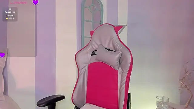 clover tter  online show from November 2025 12:35:01 AM