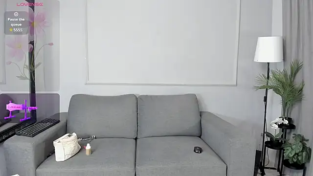 Nahomycarterr online show from April 2026 11:49:01 AM