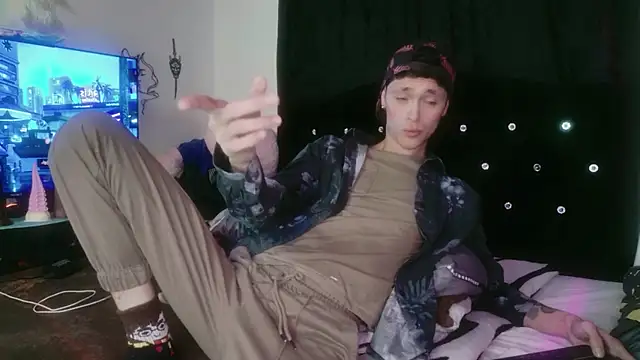 Tyler cat online show from November 2025 11:37:01 PM