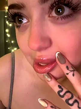 KellyMoors online show from December 2025 02:08:02 AM