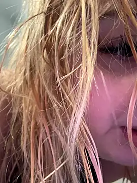 KellyMoors online show from April 2026 08:19:02 AM