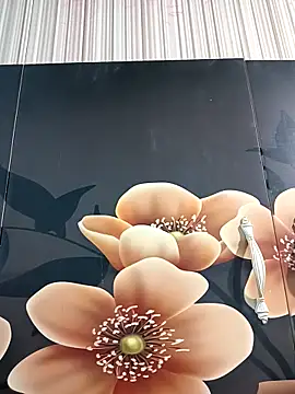 tulip-bae online show from October 2025 10:57:01 AM