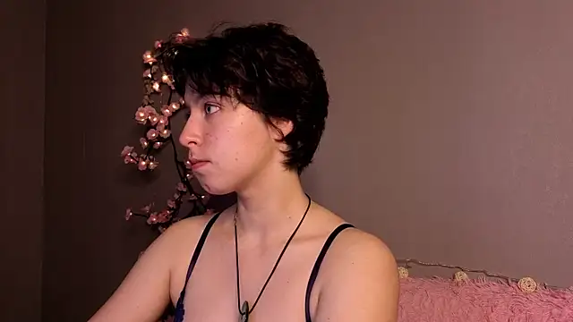 Sara Frayer online show from January 2026 12:49:02 AM