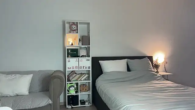 yourlittlesunrise  online show from December 2025 04:28:02 AM