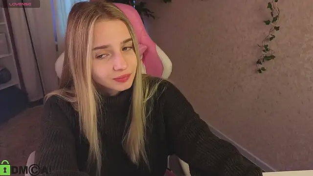 L1na Reeds online show from April 2026 01:17:02 AM