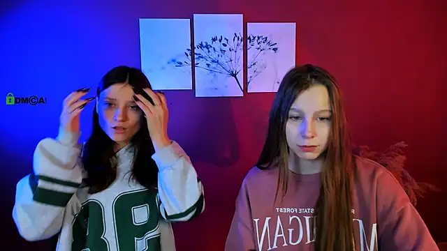 esme moore  online show from October 2025 08:28:01 AM