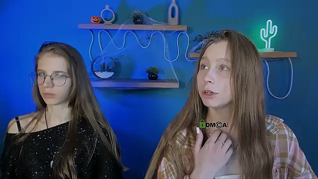 esme moore  online show from October 2025 10:06:01 AM