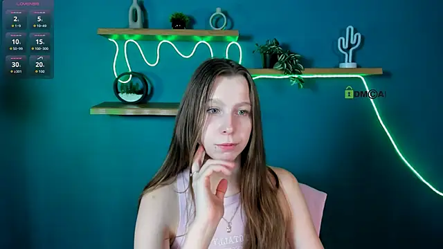 esme moore  online show from November 2025 09:42:01 AM