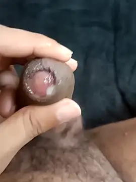 Elegant Guy online show from November 2025 11:16:02 AM