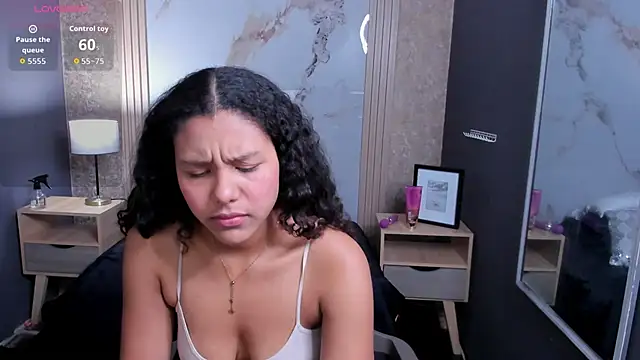 AriaVega online show from December 2025 12:21:02 PM