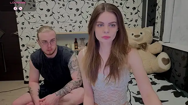 xAlisontiny online show from April 2026 09:05:02 PM