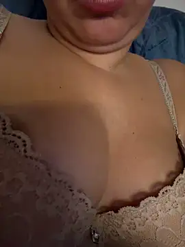 Daiana Andra online show from December 2025 10:18:02 PM