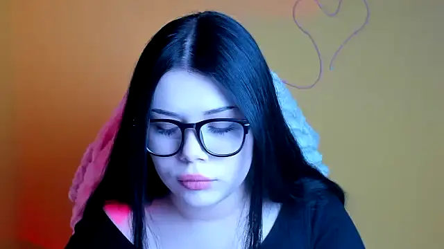 Mona Esty online show from November 2025 12:37:02 PM