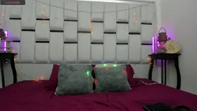 saaracoleman online show from December 2025 08:49:02 PM