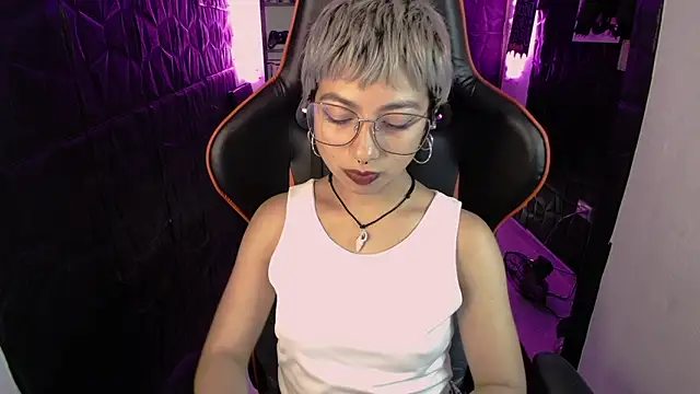 lunarichy22 online show from February 2026 07:58:02 PM