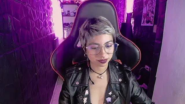 lunarichy22 online show from February 2026 08:29:02 PM