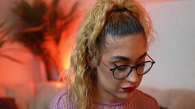 AileenKiss online show from March 2026 10:05:02 PM