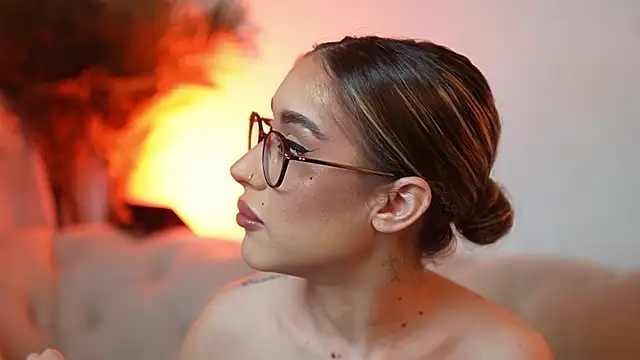 AileenKiss online show from April 2026 08:10:01 PM