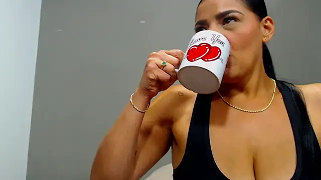 Snapshot of SamyBigTitis chatting on January 2026 12:57:01 AM SamyBigTitis online show from January 2026 12:57:01 AM