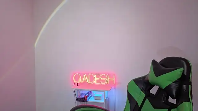 Qadeshoficial online show from April 2026 07:48:01 PM