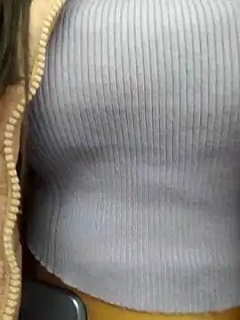 Snapshot of Lesli_14 chatting on November 2025 09:20:01 PM Lesli 14 online show from November 2025 09:20:01 PM