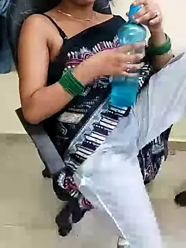 Saniya Doll online show from July 2026 02:05:17 AM