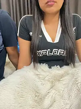 vickyandtania online show from February 2026 05:54:01 PM