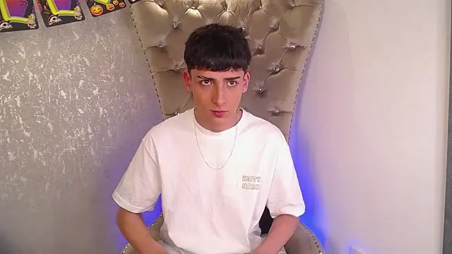 MateoMitchell online show from October 2025 04:04:01 AM