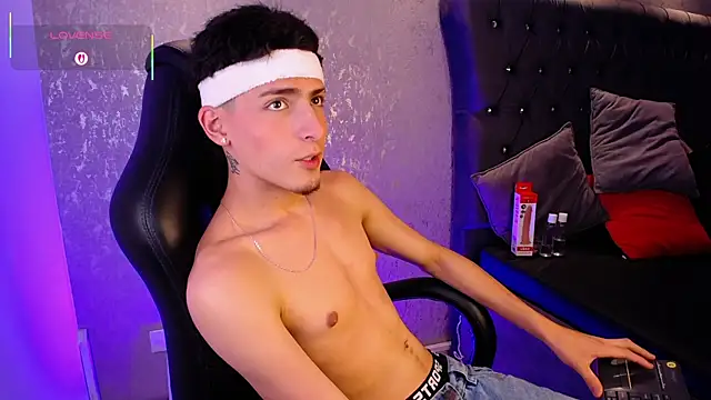 MateoMitchell online show from December 2025 05:34:01 AM