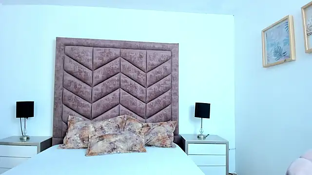 Alanha   online show from November 2025 11:19:02 PM