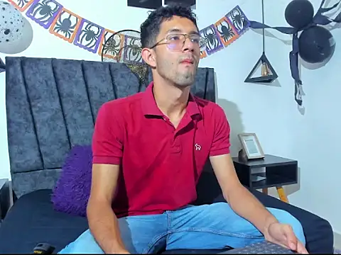 ianthompsoncut online show from October 2025 07:47:01 PM
