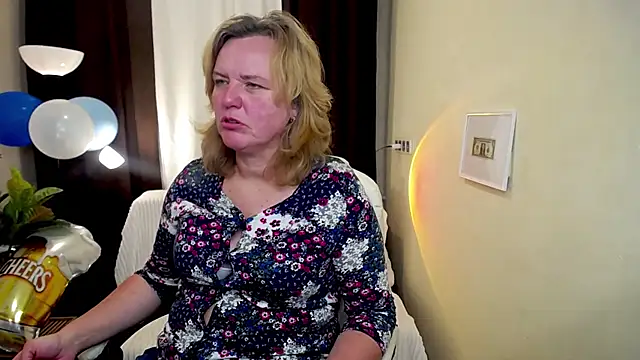 VestaWoody online show from October 2025 06:23:02 AM