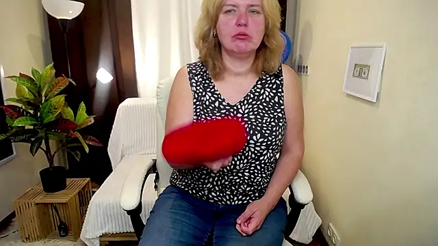 VestaWoody online show from October 2025 06:11:02 AM